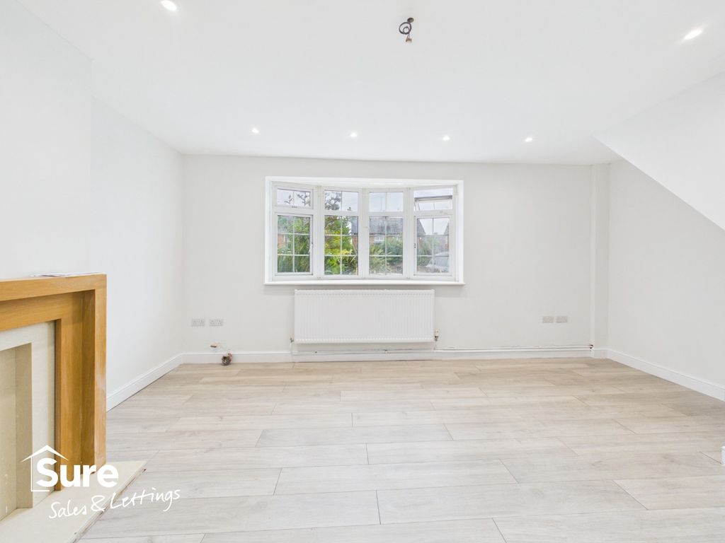 Property photo 3 of 18 5154934