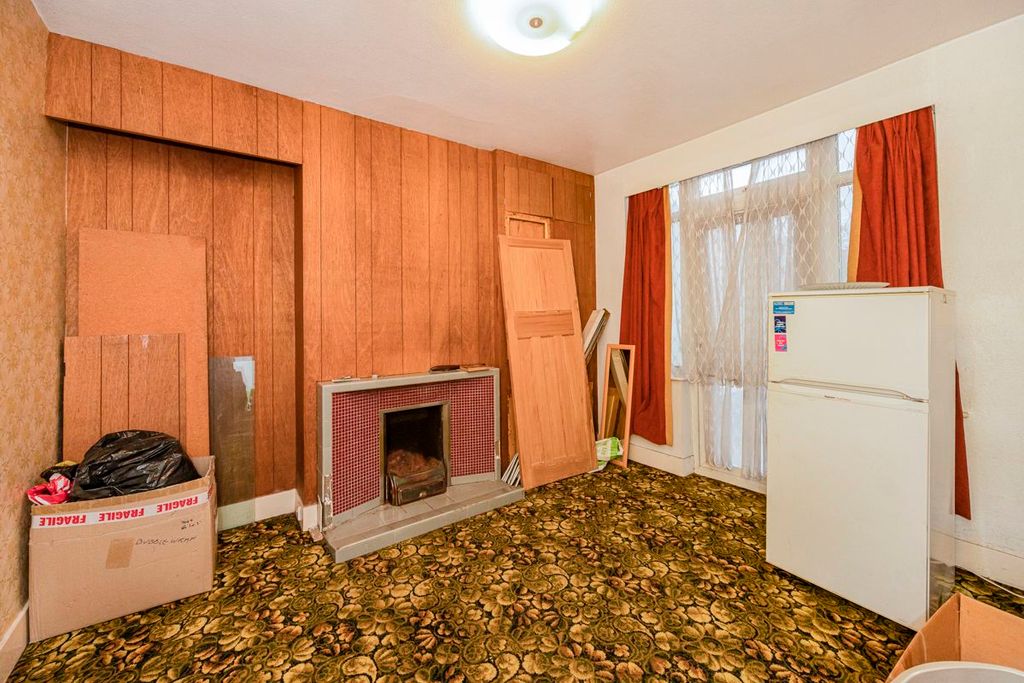 Property photo 3 of 14