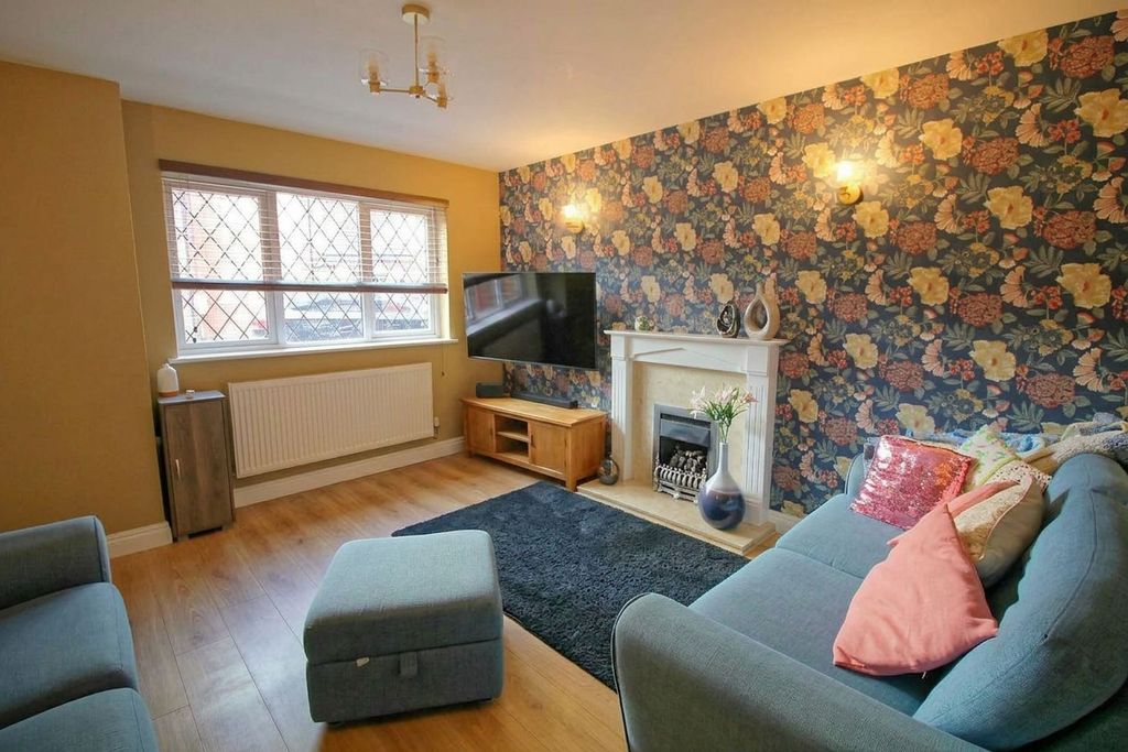 Property photo 2 of 22