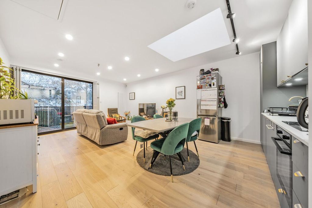 Property photo 2 of 9 Picture 2