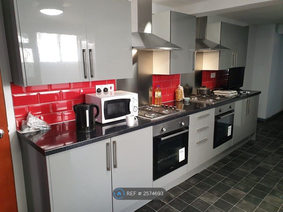 Property photo 2 of 12