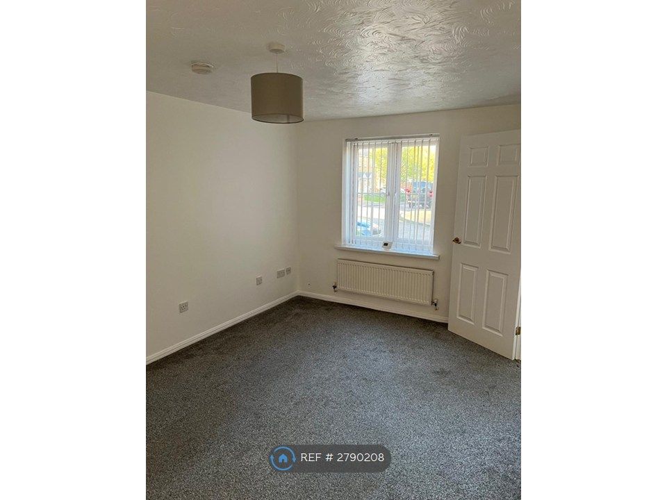 Property photo 2 of 8 Living Room