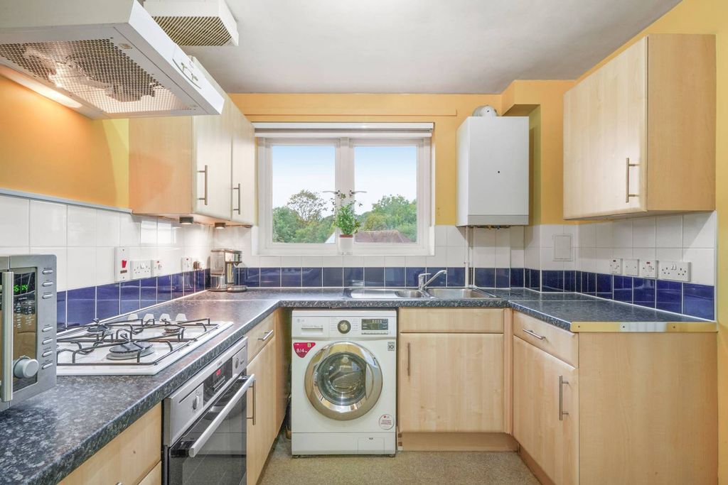 Property photo 3 of 16