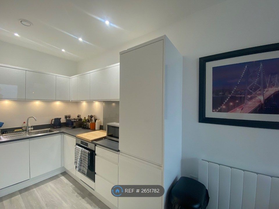 Property photo 3 of 14 Kitchen