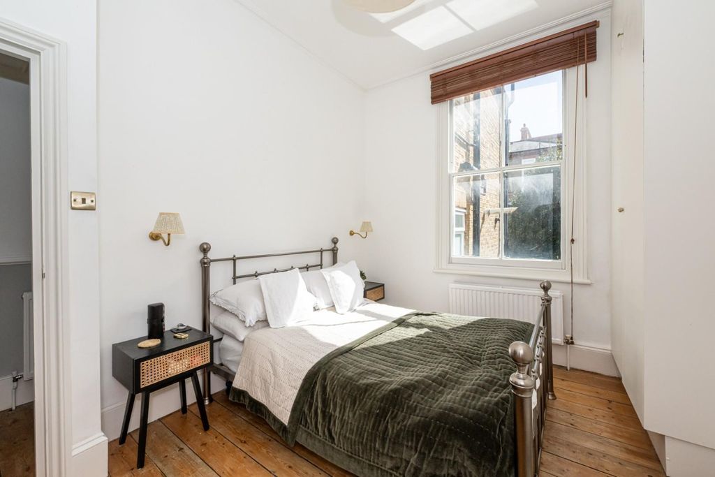 Property photo 3 of 10 Kilburn Park Road 225 Rgf-007 Lr.Jpg