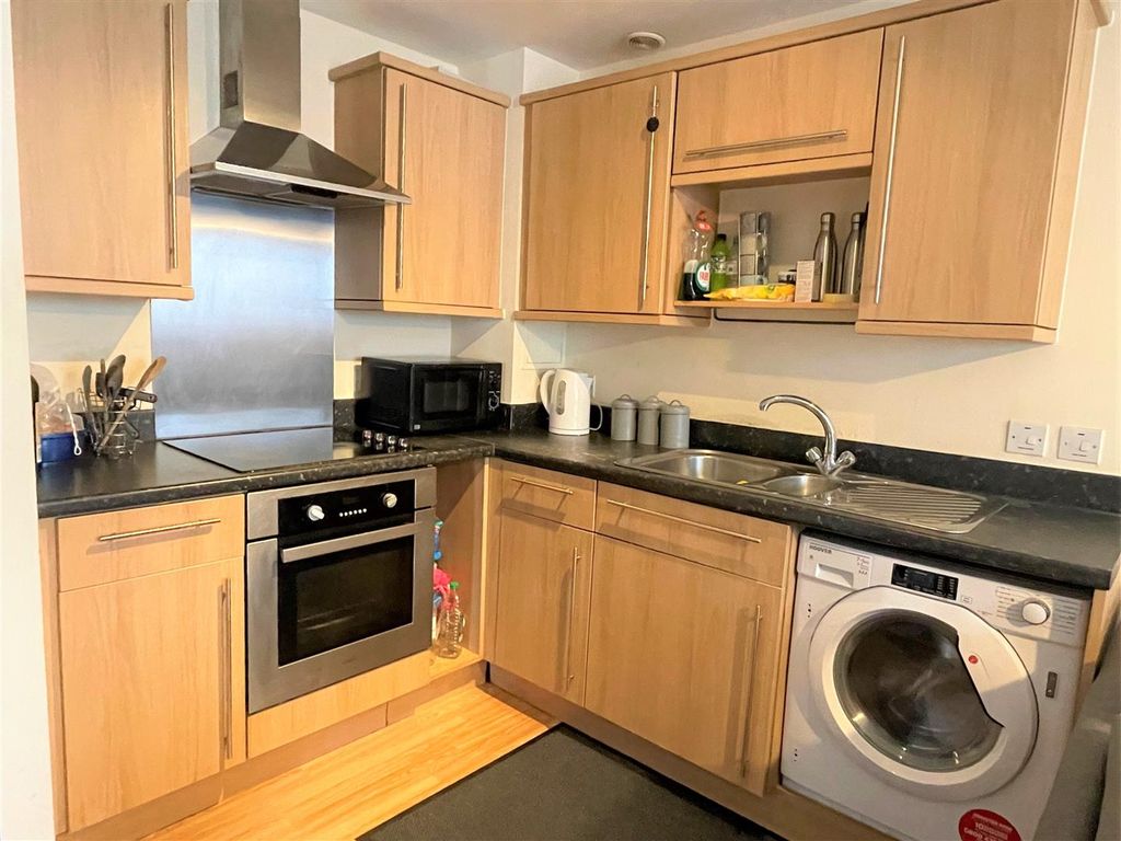 Property photo 2 of 9 8.Jpg