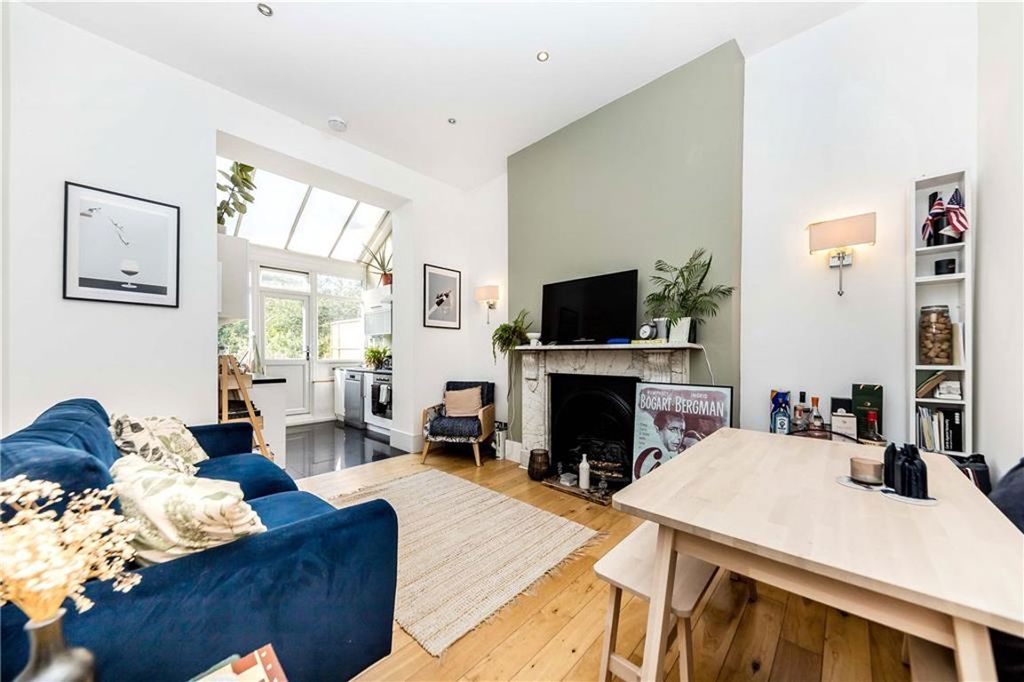 Property photo 1 of 8