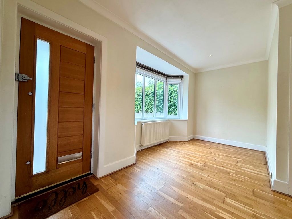 Property photo 3 of 27