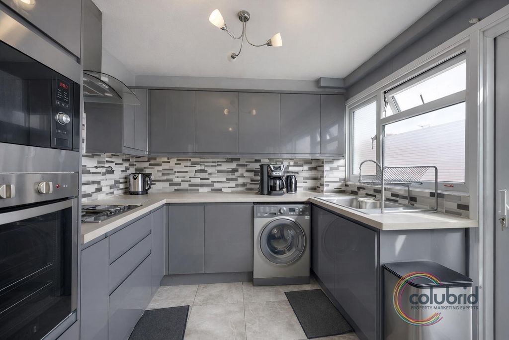 Property photo 2 of 13