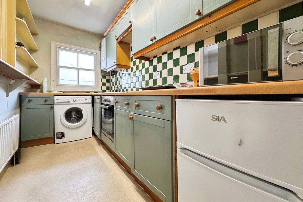 Property photo 2 of 8 Kitchen