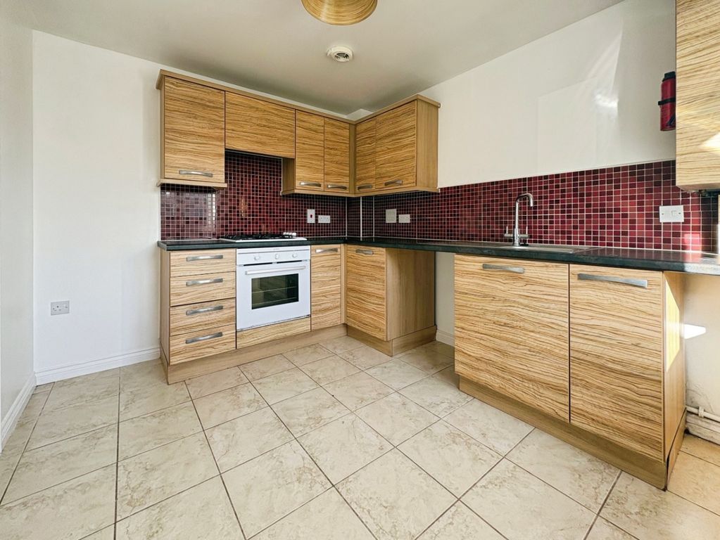 Property photo 2 of 19 4871278