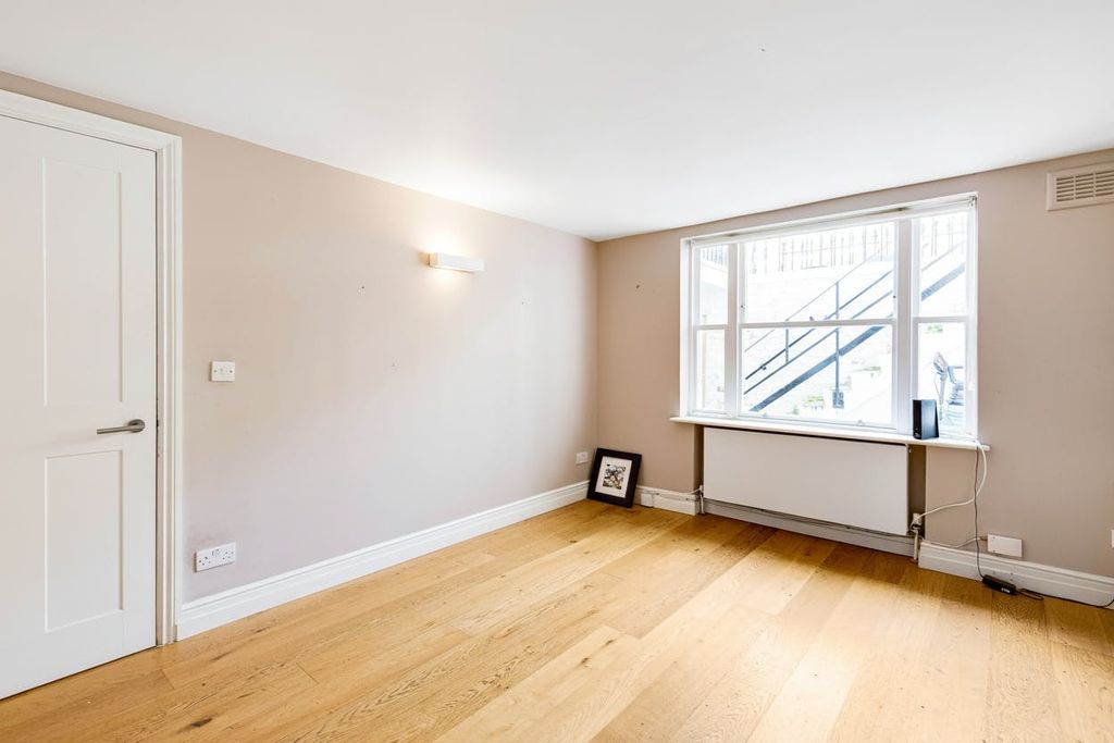Property photo 2 of 10 Reception Room
