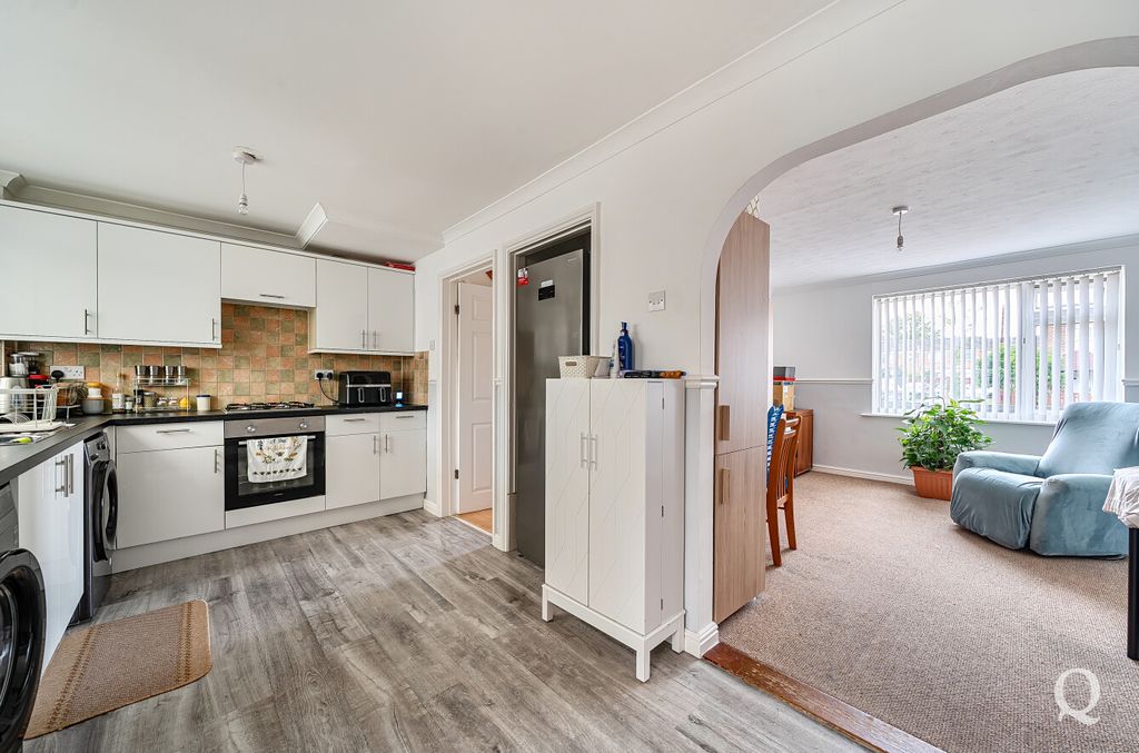 Property photo 2 of 21 6c24085B-4d6A-433...