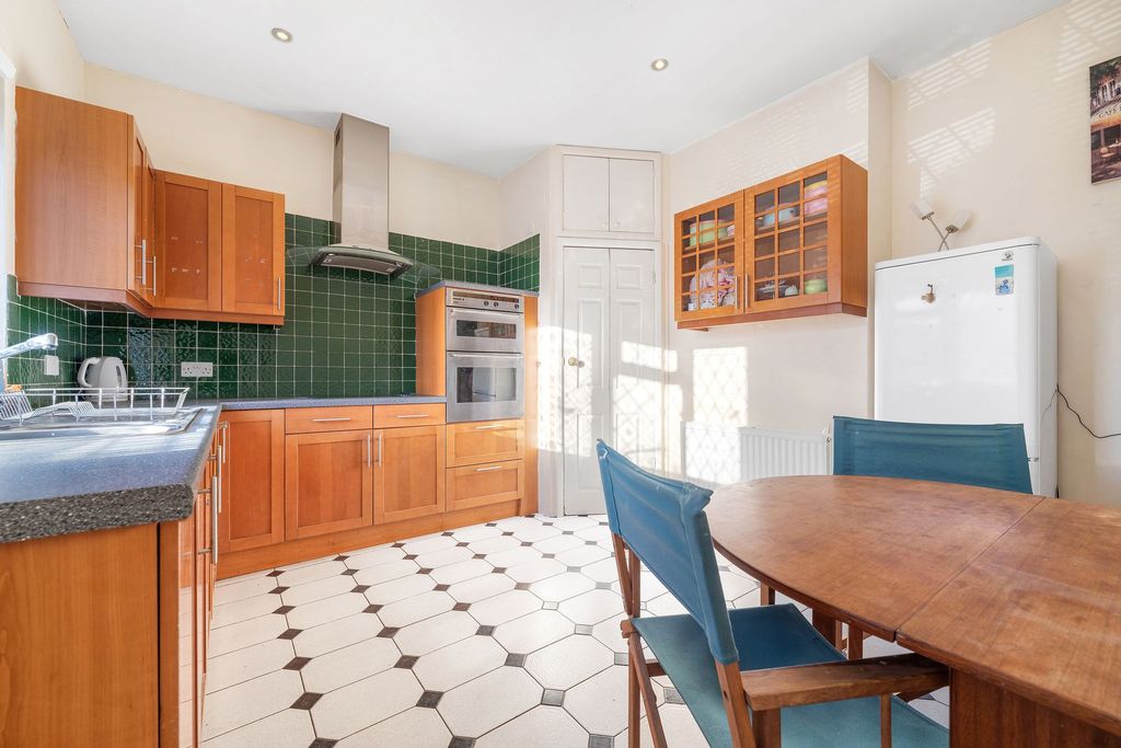 Property photo 3 of 13