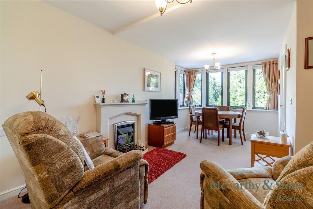 Property photo 2 of 20 8704168-Interior11.Jpg