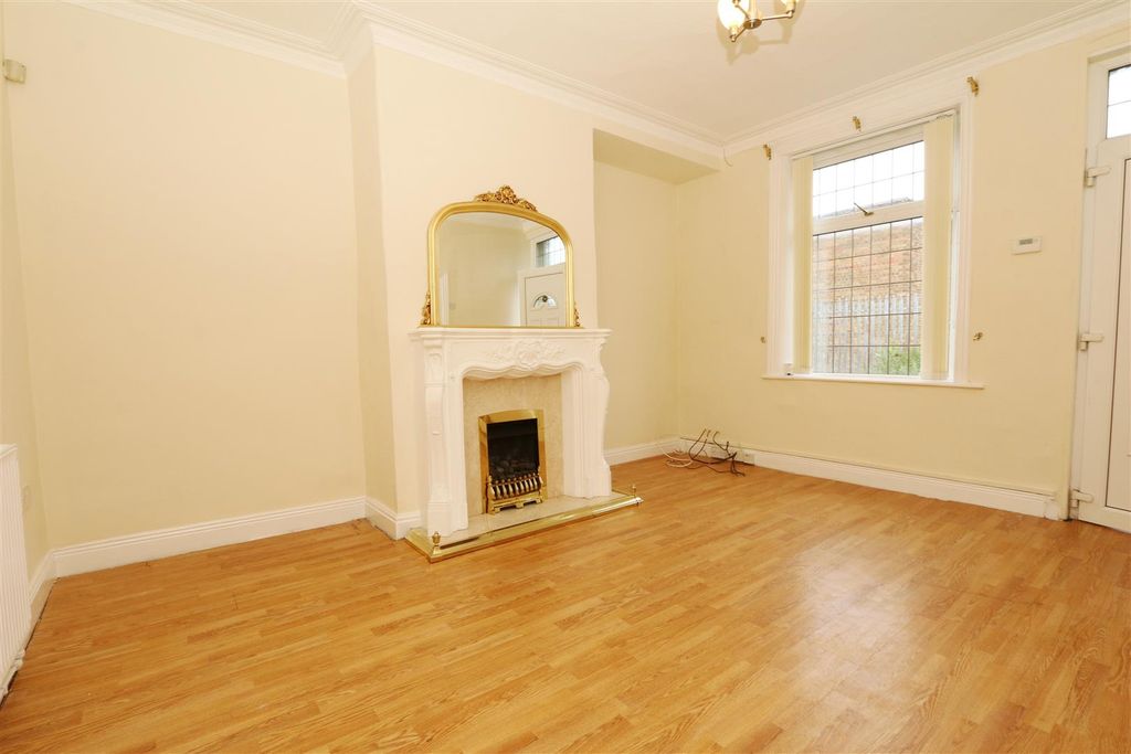 Property photo 2 of 11 Lounge