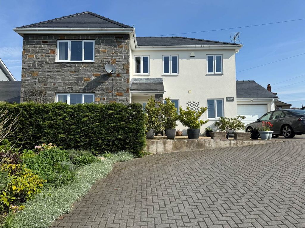 Property photo 1 of 20 Garden House
