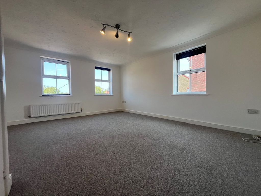 Property photo 2 of 12 Picture No. 60