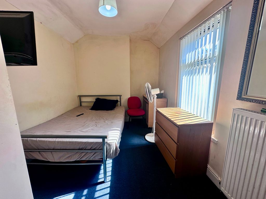 Property photo 1 of 3