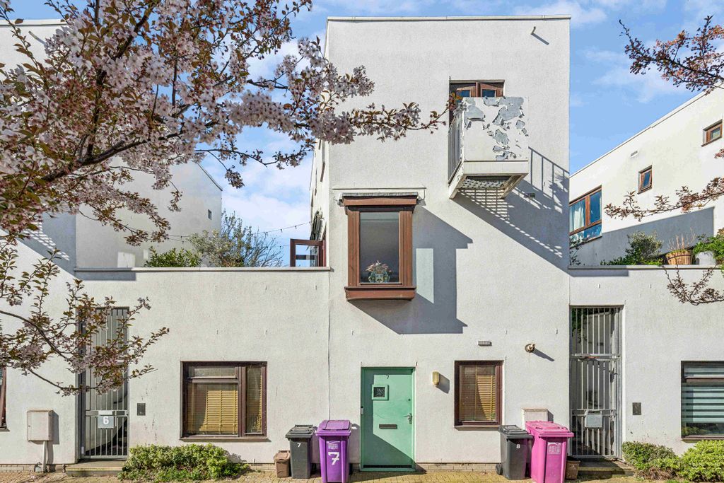 Property photo 1 of 16 Exterior And Entrance