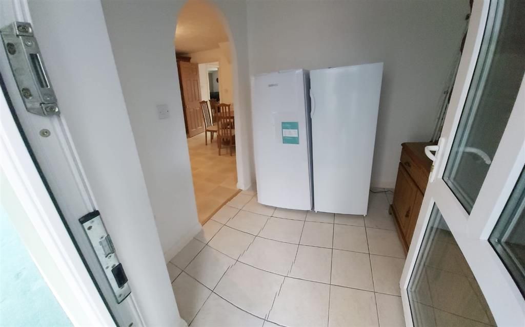 Property photo 3 of 21 Balcony