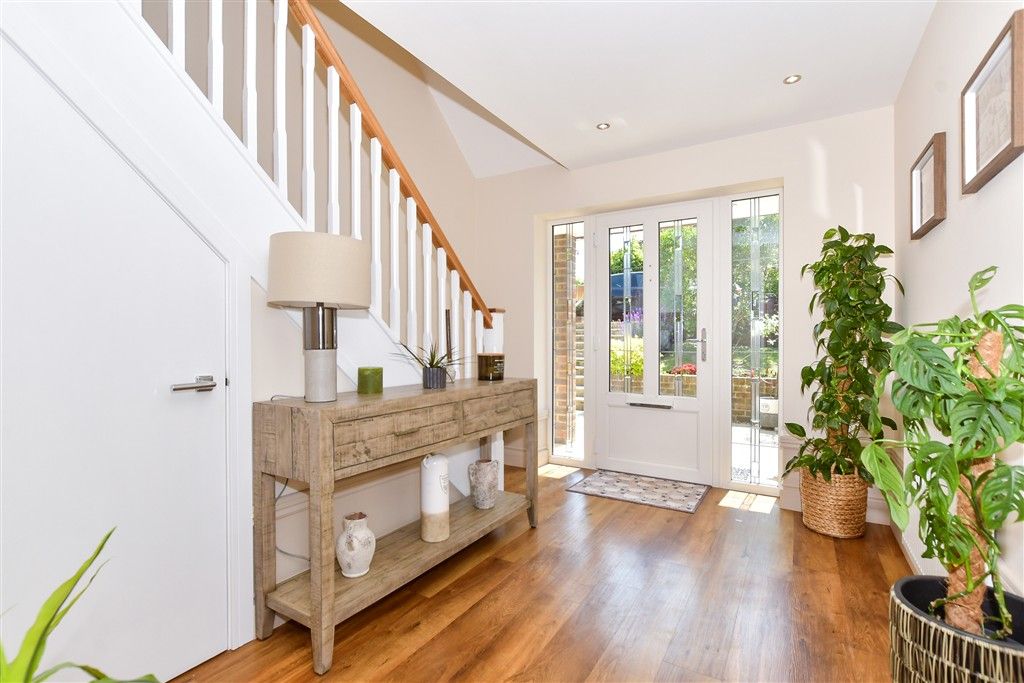 Property photo 3 of 13 Entrance Hall