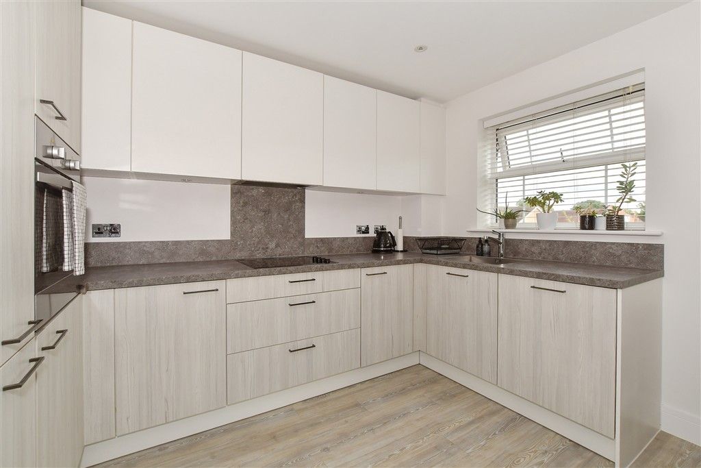 Property photo 3 of 11 Lounge/Kitchen