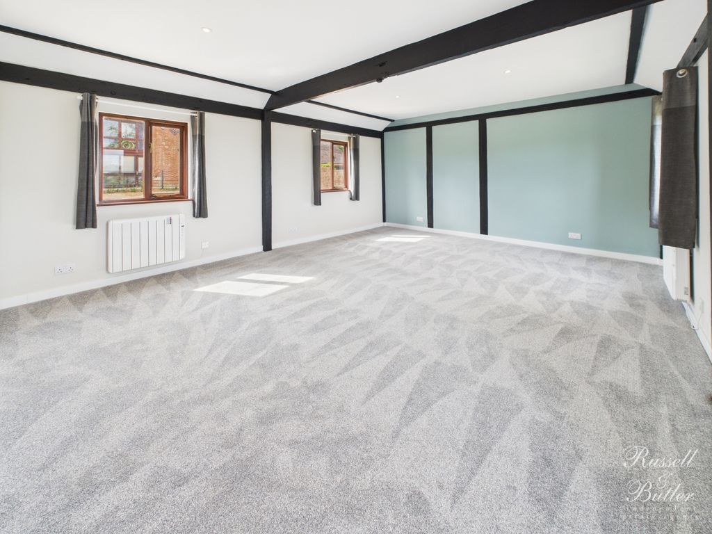 Property photo 2 of 14 Cam01995G0-Pr0328-Still016