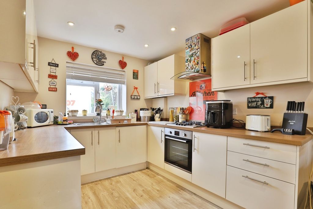 Property photo 3 of 19 Pbox-Img.Jpg