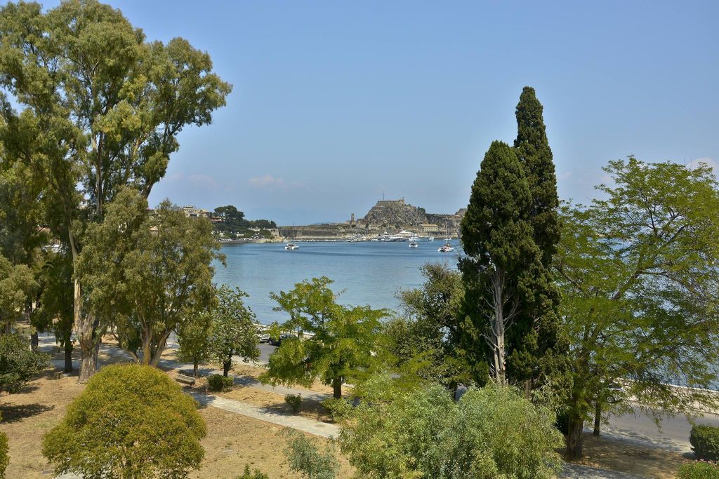 Property photo 2 of 15 Garitsa View