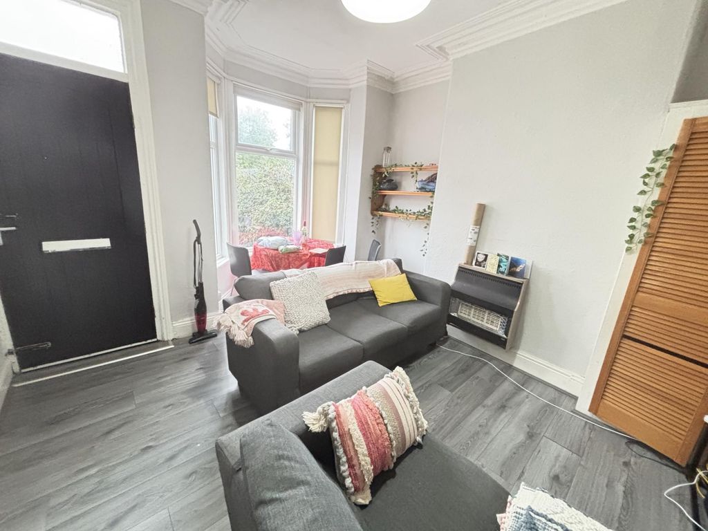 Property photo 1 of 26 A Bright And Inviting Contemporary Living Room Wit...