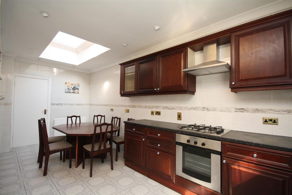 Property photo 2 of 13 63 Sherrick Green Road (Kit).Jpg