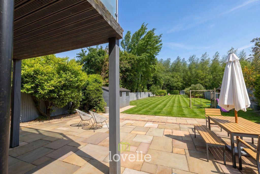Property photo 2 of 48