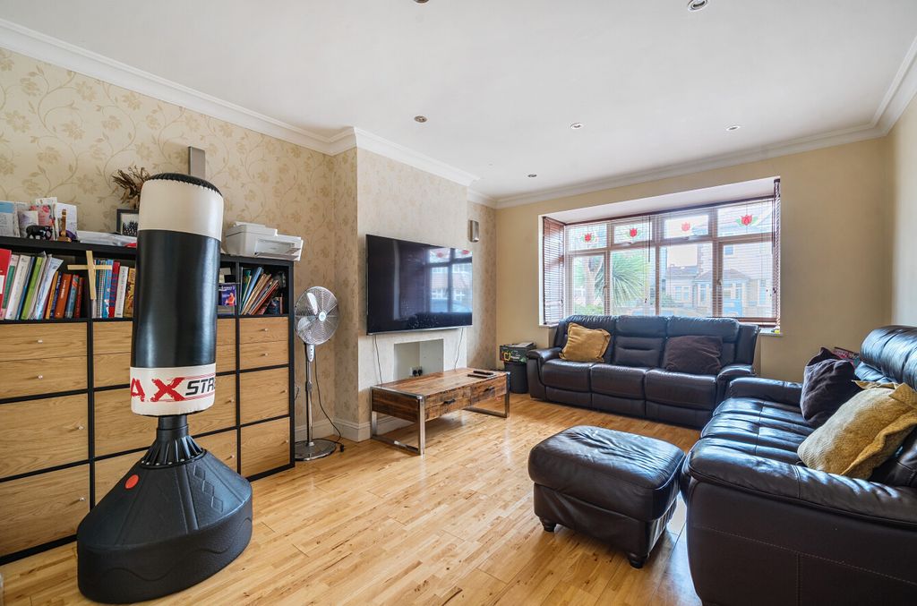 Property photo 2 of 19 1383219-15-691Dfd...