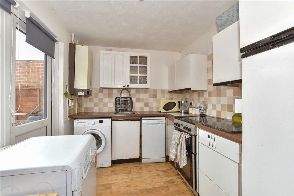 Property photo 1 of 10 Kitchen