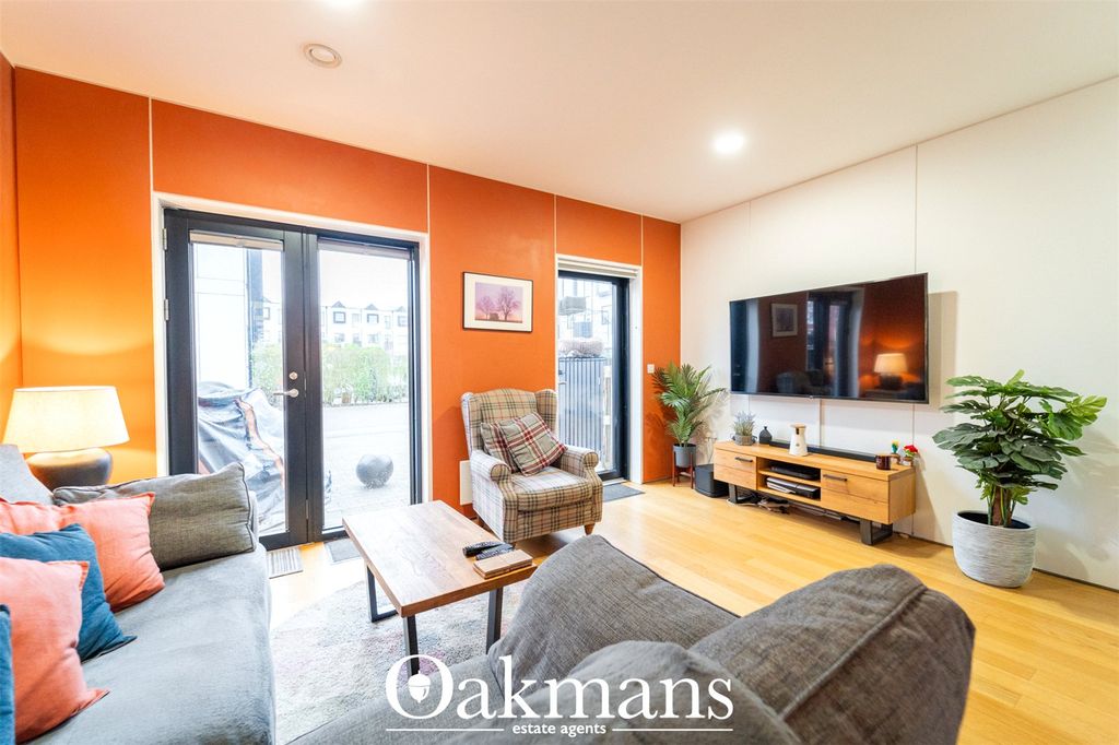 Property photo 3 of 40 Picture No. 12