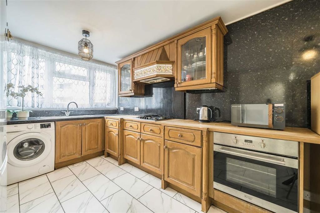 Property photo 3 of 6