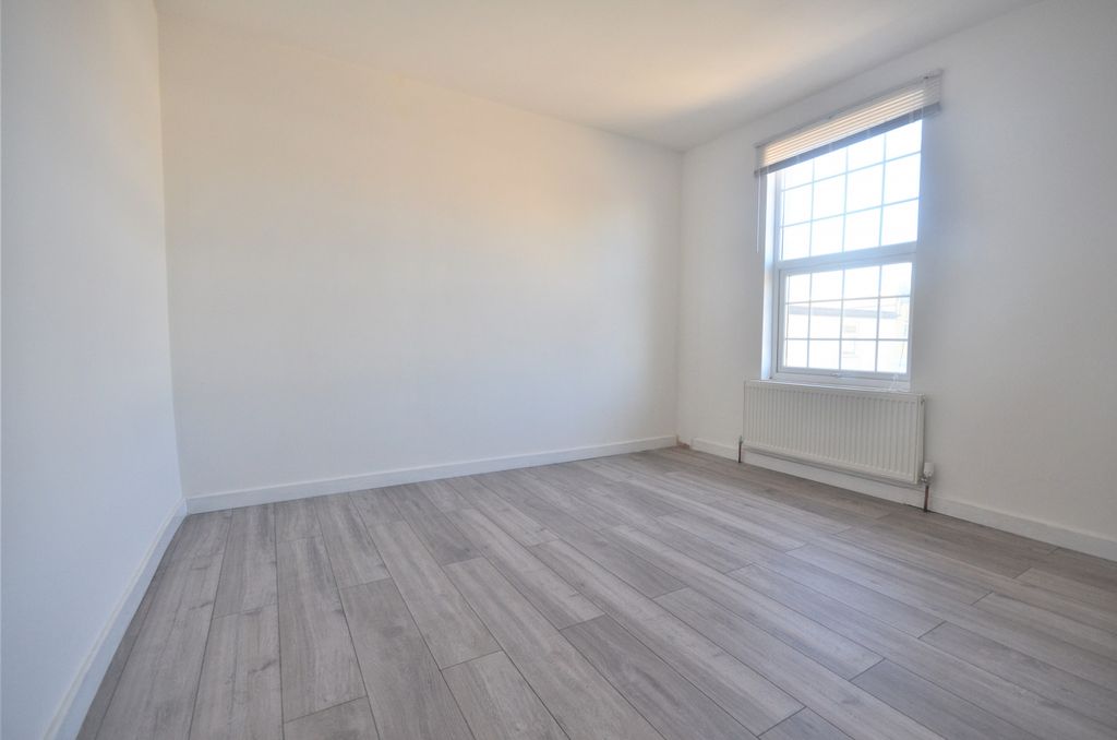 Property photo 3 of 10 Bedroom 2