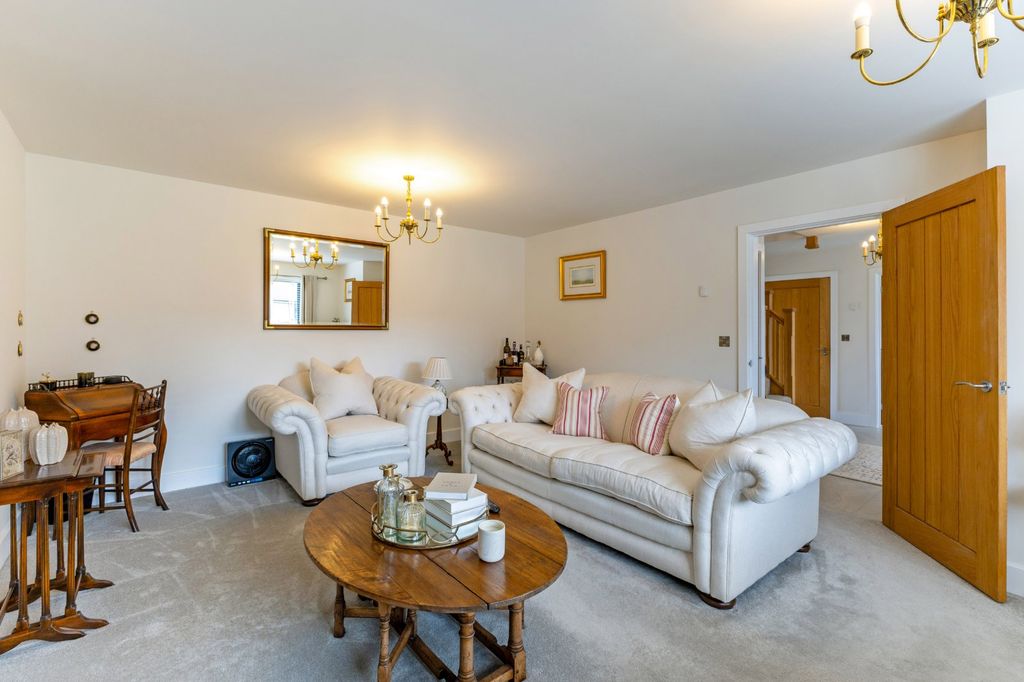 Property photo 3 of 19 Sitting Room