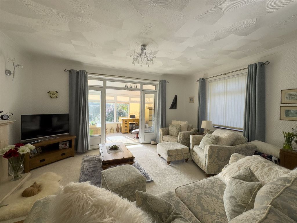 Property photo 2 of 18 Picture No. 04