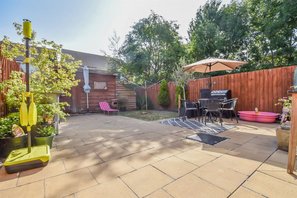 Property photo 2 of 11