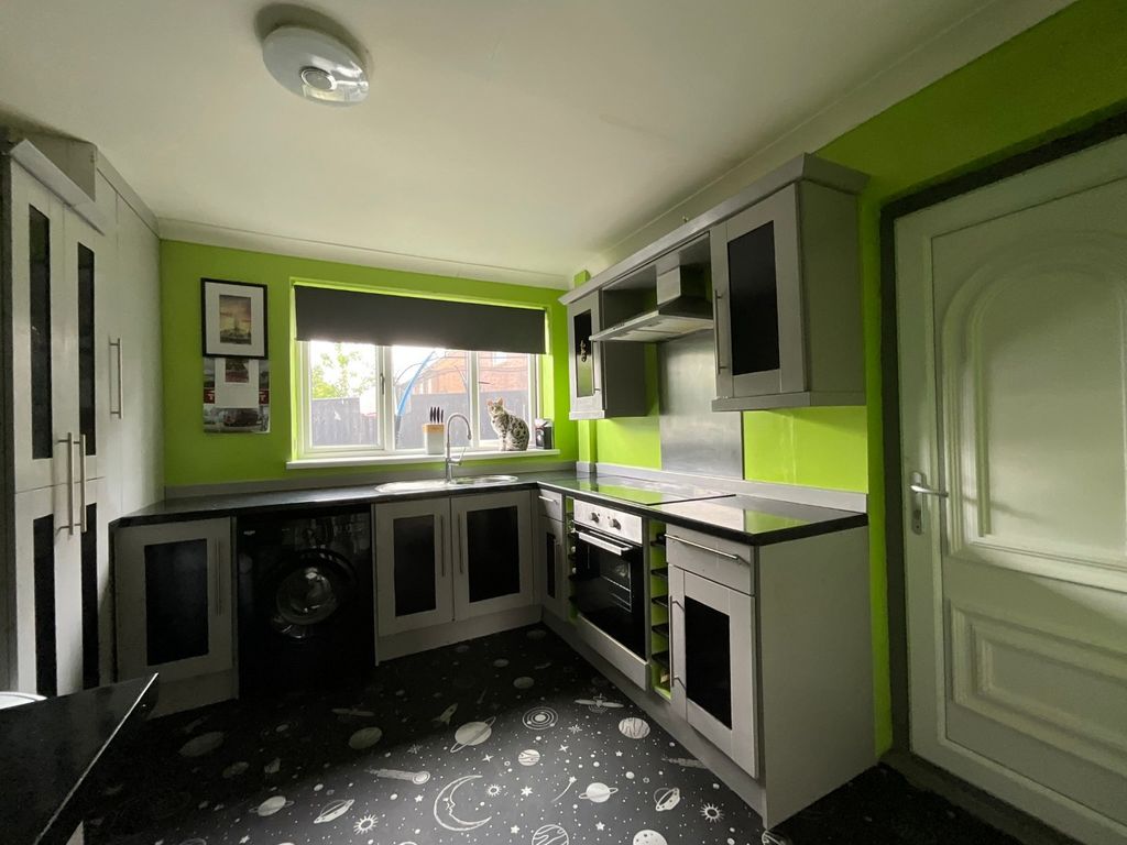 Property photo 3 of 16 4211737