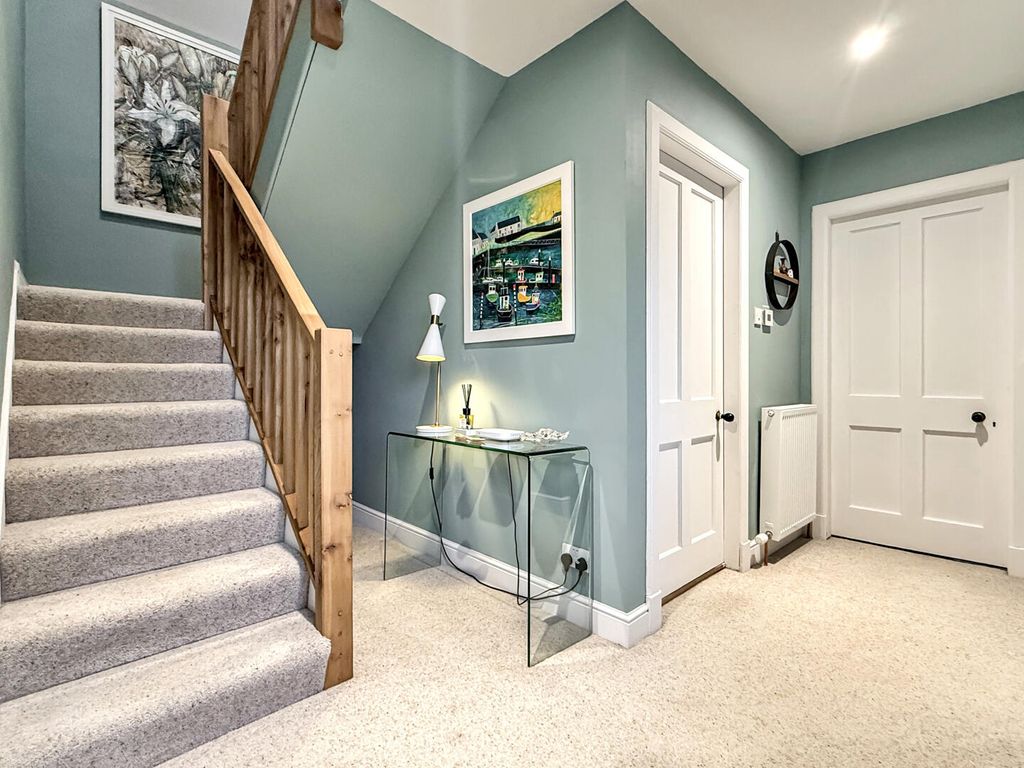 Property photo 2 of 48 Hallway