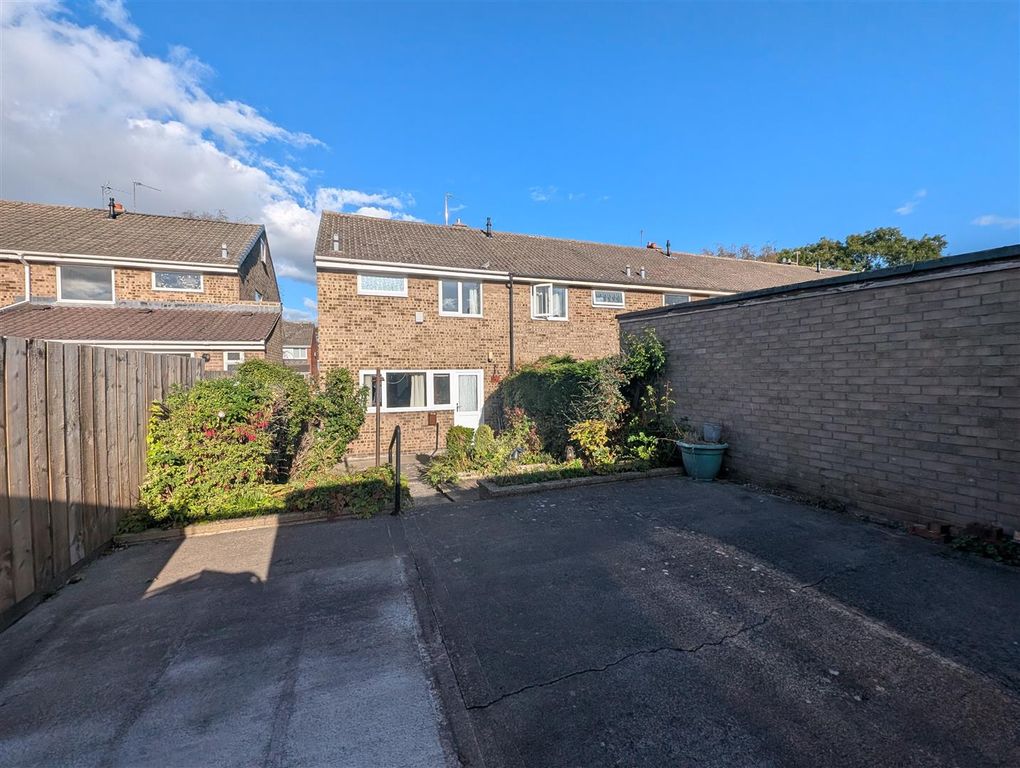 Property photo 2 of 11 Externally