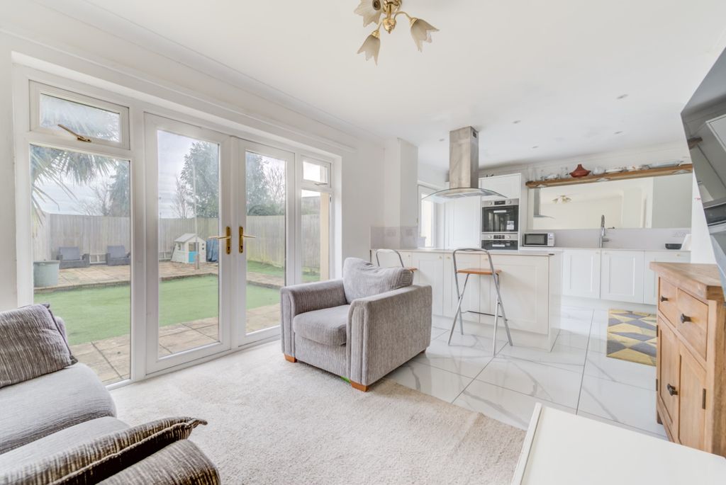 Property photo 3 of 26 4209615