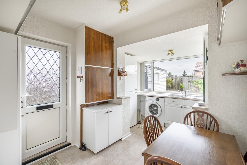 Property photo 3 of 14 Kitchen