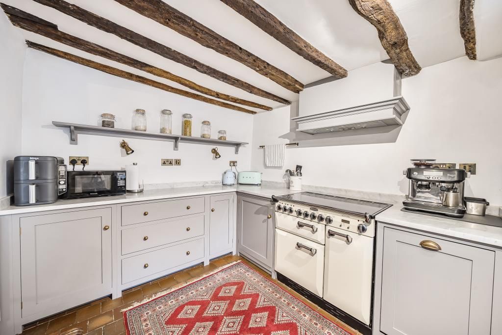 Property photo 2 of 16 Kitchen