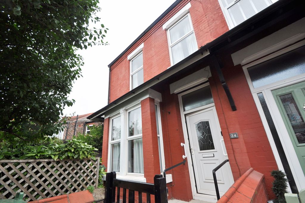 Property photo 3 of 32