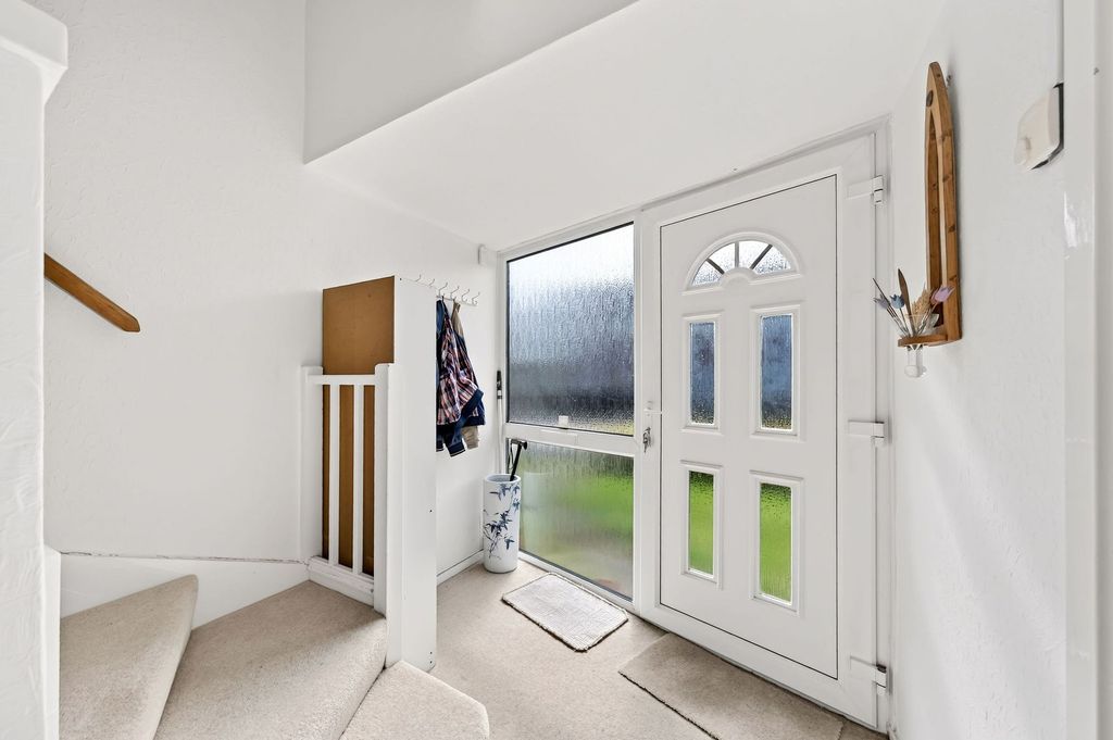 Property photo 2 of 24 Entrance Vestibule