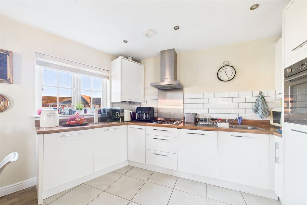 Property photo 2 of 7 Picture No. 18